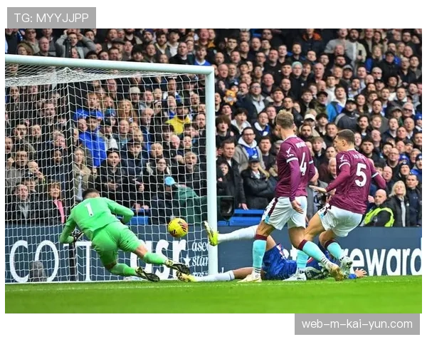 切尔西定位球防守存在漏洞 被伯恩利头球完成绝平